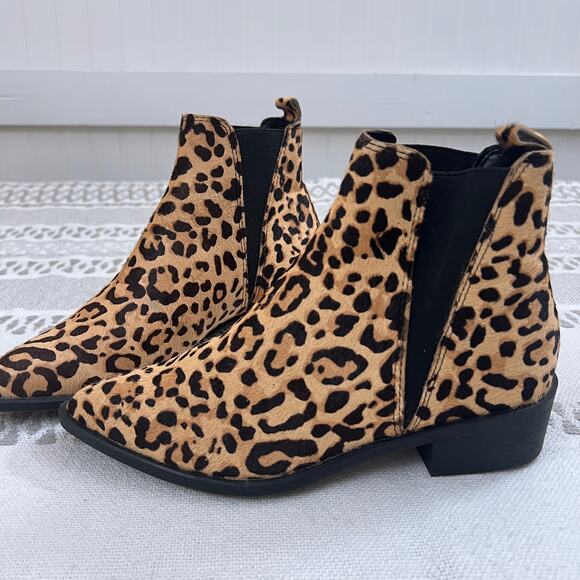 Steve Madden Cheetah Print Booties Ankle Boots Calf Fur Chelsea Block Heel 7 - Picture 1 of 9